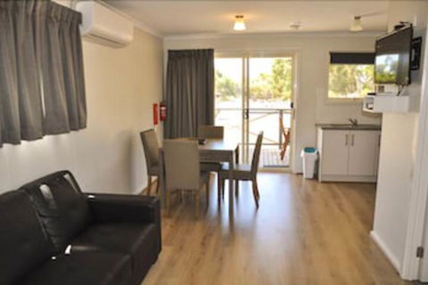 Western KI Caravan Park - Sunshine Coast Guide 0