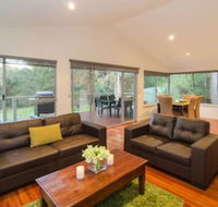 Acacia Chalets - Sunshine Coast Guide