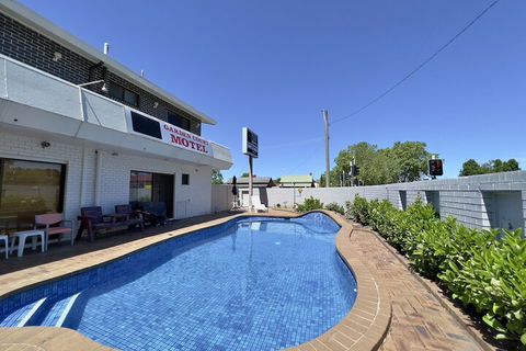 Albury Garden Court Motel - Sunshine Coast Guide 1