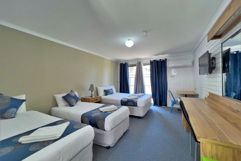 Albury Garden Court Motel - Sunshine Coast Guide 7