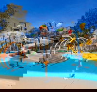 Discovery Parks  Lake Bonney - Sunshine Coast Guide