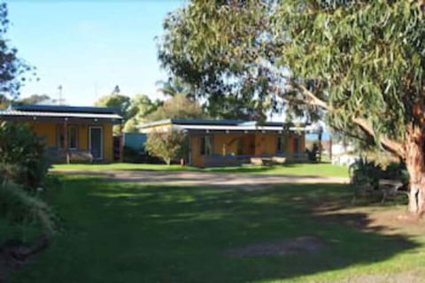 Casuarina Coastal Units - Sunshine Coast Guide 2