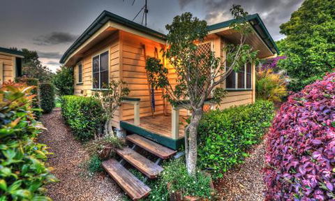 At Remingtons Private Cottages & Lodge - Sunshine Coast Guide 1