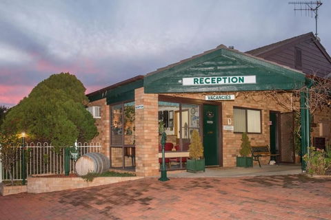 Ningana Motel - Sunshine Coast Guide 5