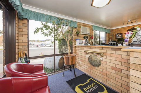 Ningana Motel - Sunshine Coast Guide 6