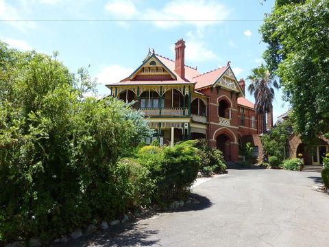 Langley Hall - Sunshine Coast Guide 1