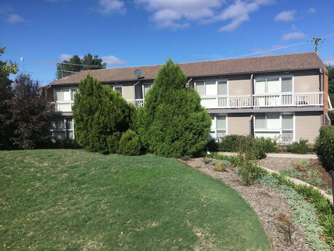 Alloggio Bathurst Apartments - Sunshine Coast Guide 5