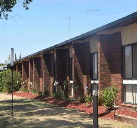 Riviana Motel - Sunshine Coast Guide 4