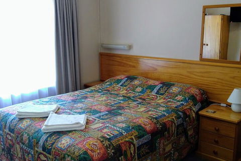 Armidale Rose Villa Motel - Sunshine Coast Guide 6