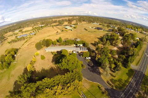 Armidale Rose Villa Motel - Sunshine Coast Guide 1