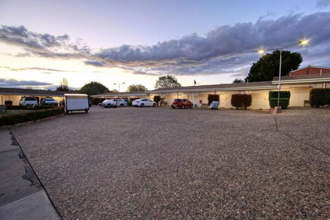 Sovereign Inn Cooma - Sunshine Coast Guide 2