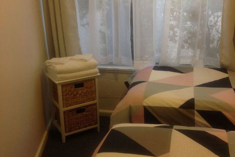 Farnboro Motel - Sunshine Coast Guide 5