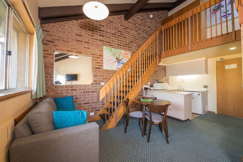 Alpine Gables - Sunshine Coast Guide 3