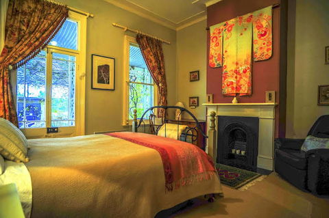 Cromwell House - Sunshine Coast Guide 3