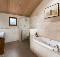 Aiyana Retreat - Sunshine Coast Guide