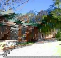 Cottages on Edward - Sunshine Coast Guide