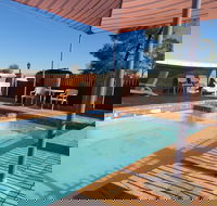 Bishop's Lodge Motor Inn - Sunshine Coast Guide