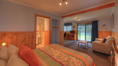 Derwent Bridge Chalets & Studios - Sunshine Coast Guide 6