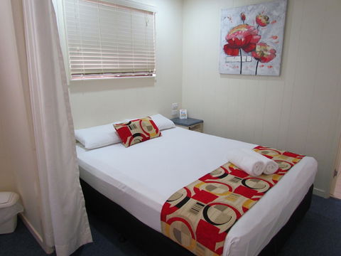 Alex Beach Cabins - Sunshine Coast Guide 4