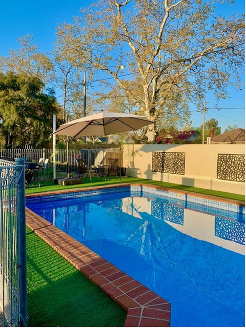 Albury City Motel - Sunshine Coast Guide 3