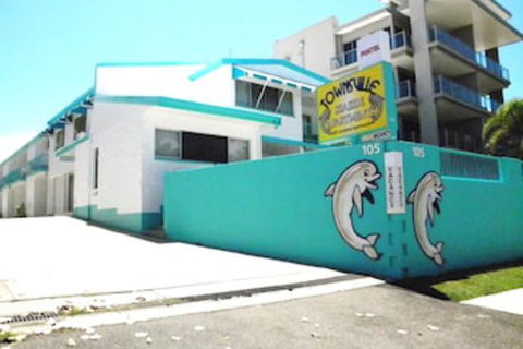 Townsville Seaside Apartments - Sunshine Coast Guide 1