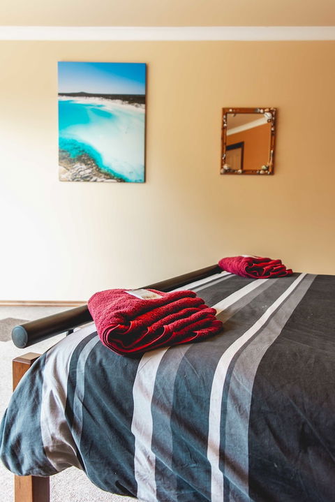 Yot Spot Apartments - Sunshine Coast Guide 6