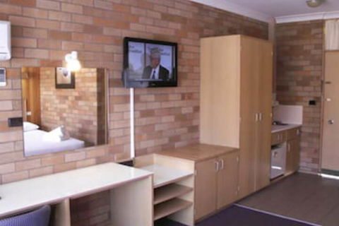 Court Street Motel - Sunshine Coast Guide 6