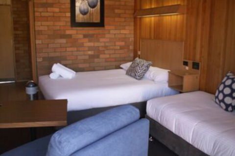 Court Street Motel - Sunshine Coast Guide 7