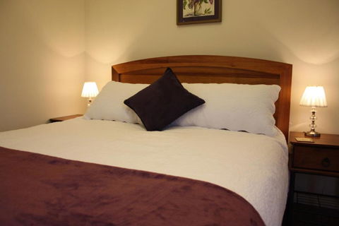 Grace Cottages - Sunshine Coast Guide 3