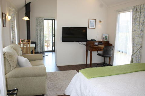 Grace Cottages - Sunshine Coast Guide 1
