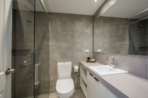 Falls Creek Hotel - Sunshine Coast Guide 3
