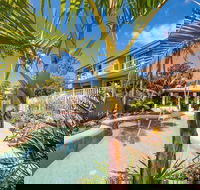Mollymook Seascape Motel  Apartments - Sunshine Coast Guide