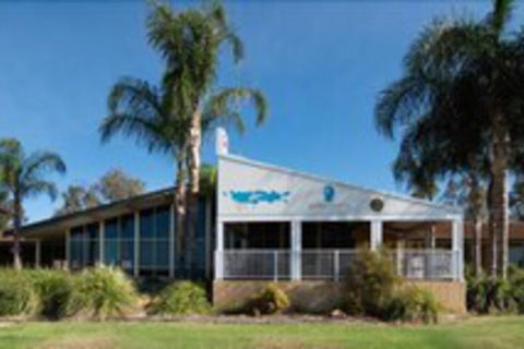 Barmera Lake Resort Motel - Sunshine Coast Guide 3