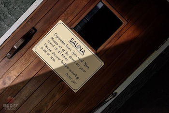 Attunga Alpine Lodge And Apartments - Sunshine Coast Guide 4