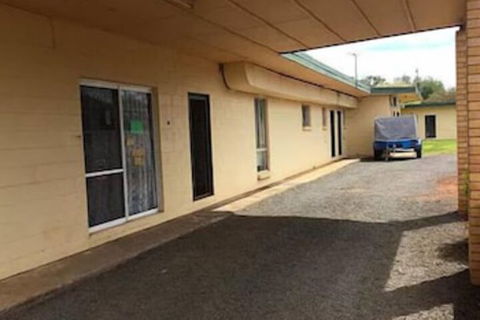 Rankins Springs Motel - Sunshine Coast Guide 3