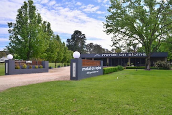 Abbeyard VIC Sunshine Coast Guide