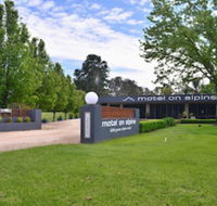 Motel On Alpine - Sunshine Coast Guide