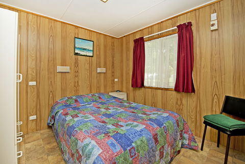 Acclaim Pine Grove Holiday Park - Sunshine Coast Guide 2