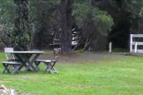 Nhill Holiday Inn - Sunshine Coast Guide 4