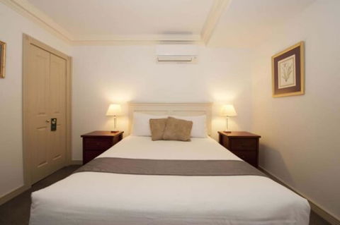 Cobb & Co Court Boutique Hotel - Sunshine Coast Guide 3