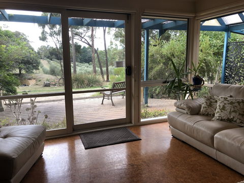 Countryside Connections Spa Cottage - Sunshine Coast Guide 3
