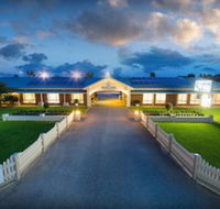 Howlong Golf Resort - Sunshine Coast Guide