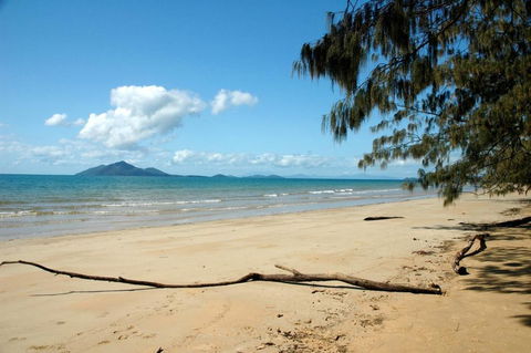 Sejala Beach Huts - Sunshine Coast Guide 4