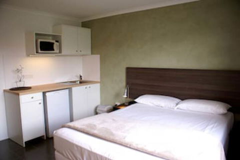 Mackay Motor Inn - Sunshine Coast Guide 0