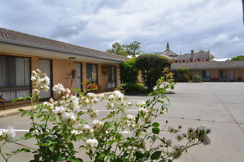 Albury Allawa Motor Inn - Sunshine Coast Guide 3