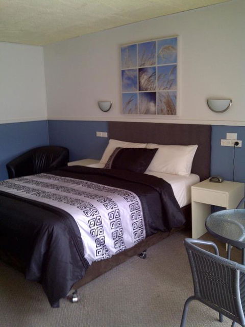 Zero Inn Motel - Sunshine Coast Guide 6