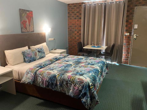 Zero Inn Motel - Sunshine Coast Guide 2