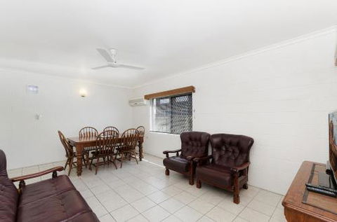 Unit On Rogers - Sunshine Coast Guide 0