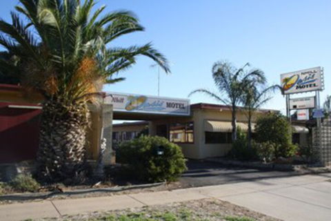 Nhill Oasis Motel - Sunshine Coast Guide 0