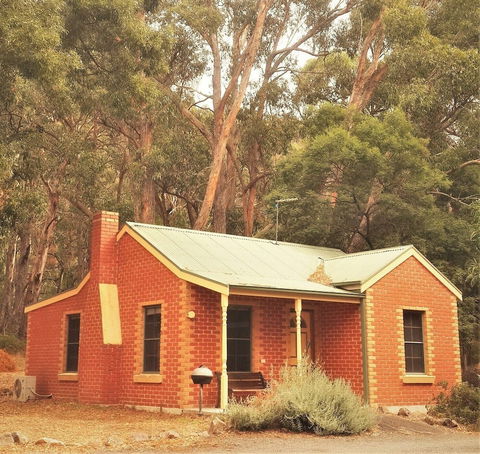 Heatherlie Cottages Halls Gap - Sunshine Coast Guide 2